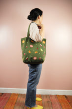 Fresh on Moss Heavy Canvas Shoulder Tote