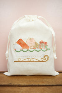 Sleigh with Gifts on Light Canvas Medium Drawstring Pouch