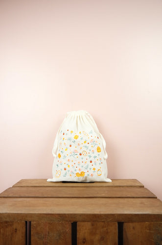 Easter Chicks on Light Canvas Medium Drawstring Pouch