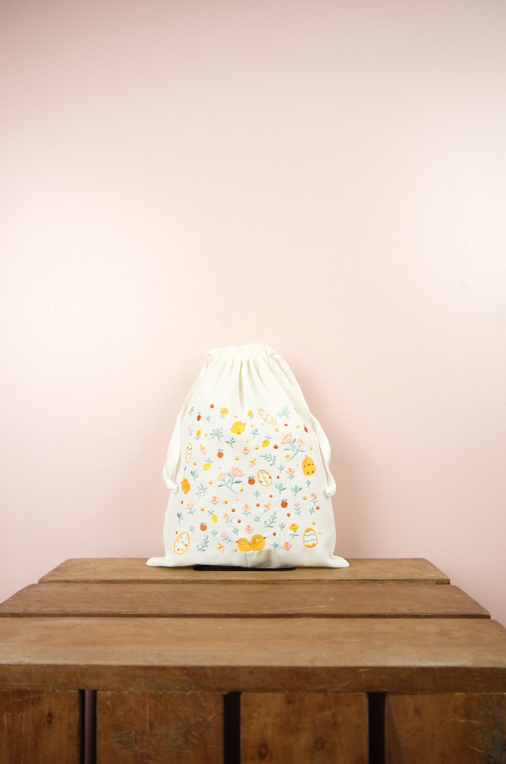 Easter Chicks on Light Canvas Medium Drawstring Pouch