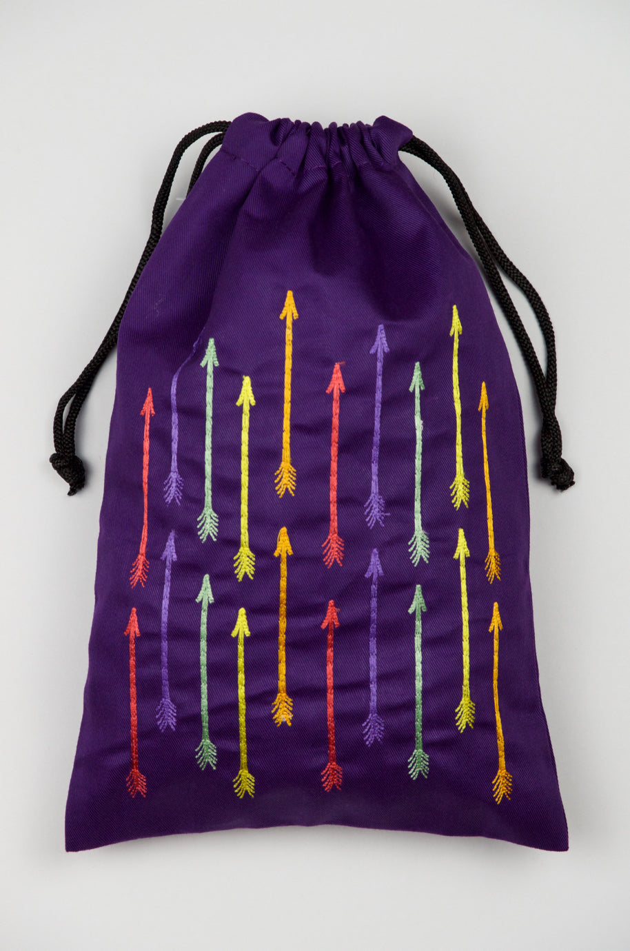 Arrows on Purple Twill Medium Drawstring Pouch