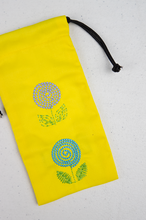 Dotted Flowers on Yellow Twill Mobile Phone Drawstring Pouch