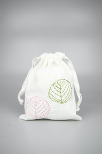 Round Leaves on Light Canvas Mini Drawstring Pouch
